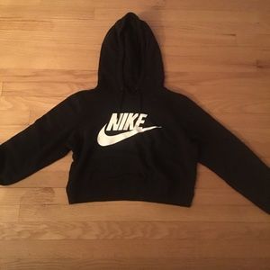 Nike cropped hoodie!
